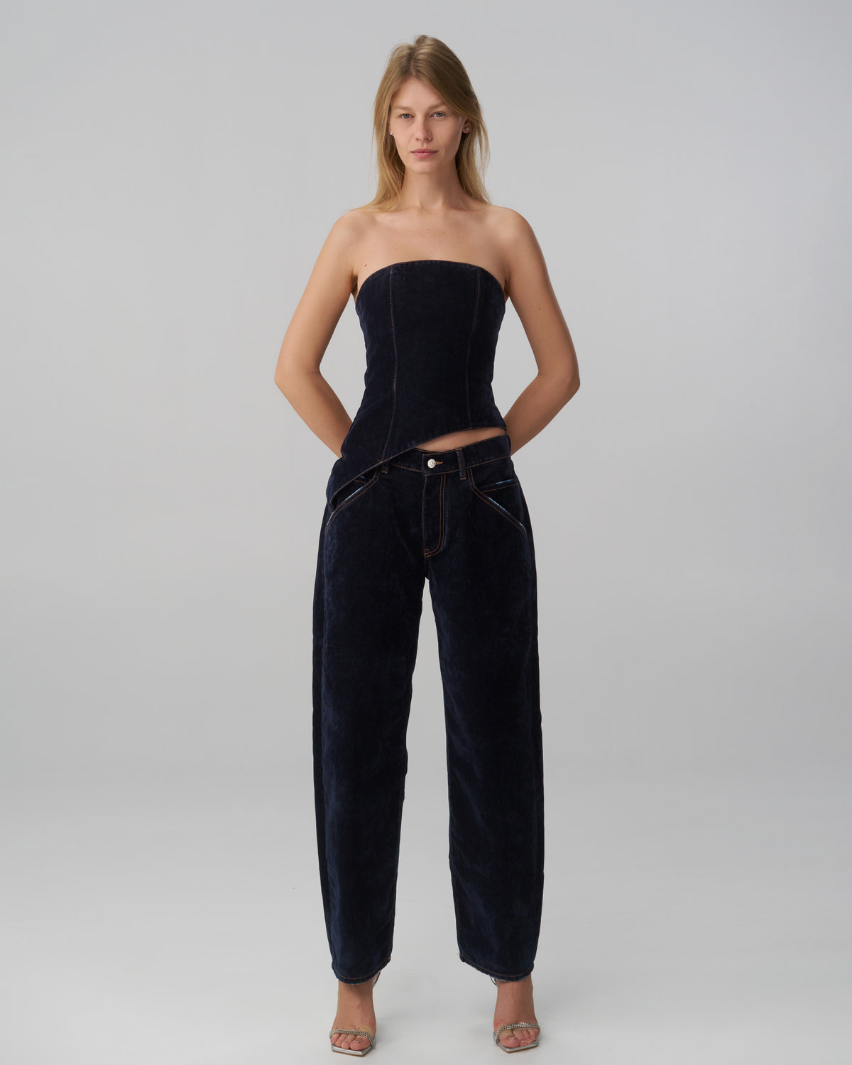 MONICA JEANS